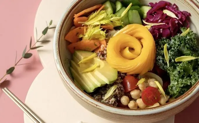 CHA BEI以標誌性的應援顏色王者金為靈感，於6月3日推出「金海盛宴」套餐。